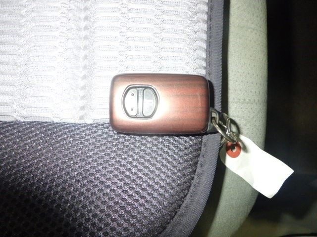 TOYOTA PRIUS ALPHA 2011