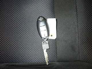 NISSAN SERENA 2010