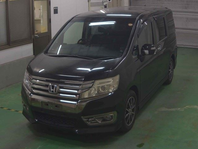 HONDA STEP WAGON 2013