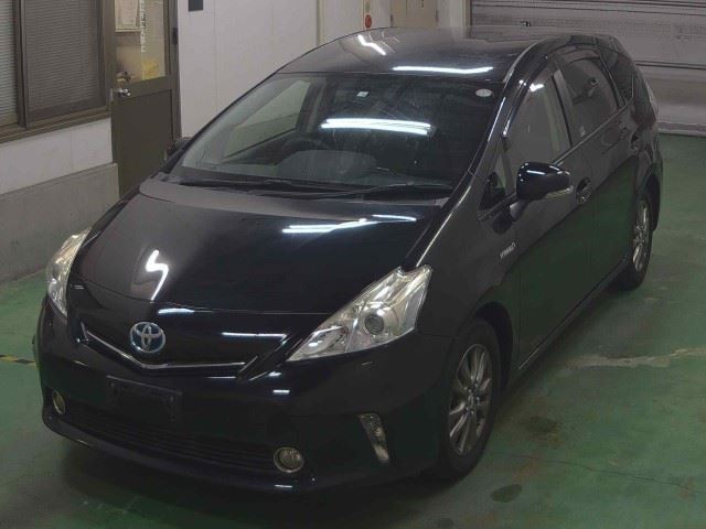 TOYOTA PRIUS ALPHA 2014