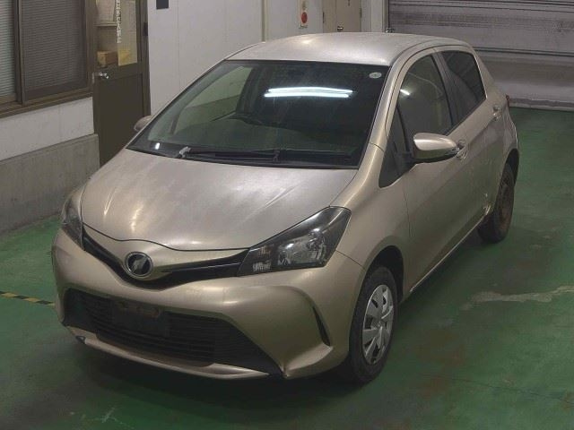 TOYOTA VITZ 2014