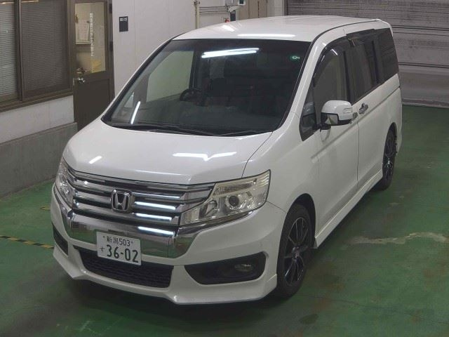HONDA STEP WAGON 2013