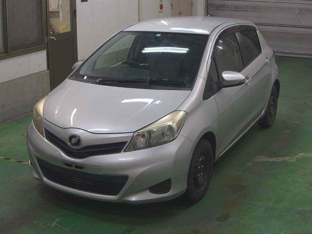 TOYOTA VITZ 2012