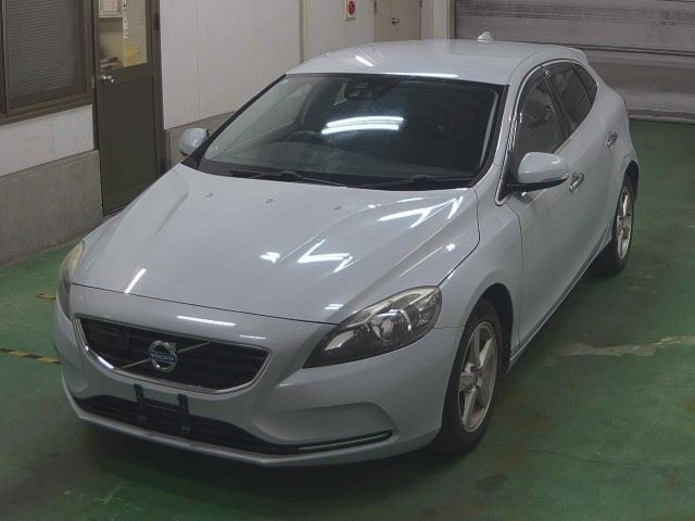 VOLVO V40 2013