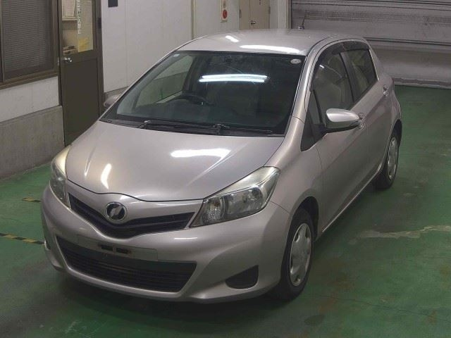 TOYOTA VITZ 2012