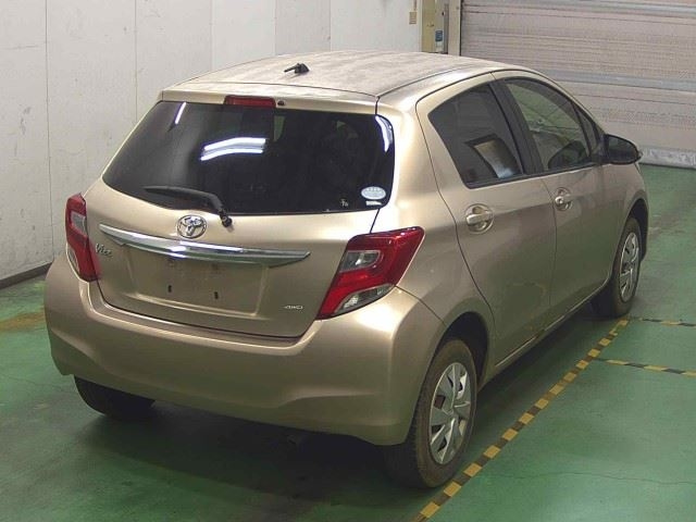 TOYOTA VITZ 2014