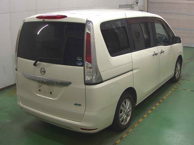 NISSAN SERENA 2011
