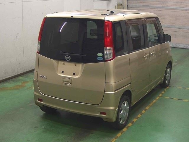 NISSAN ROOX 2010