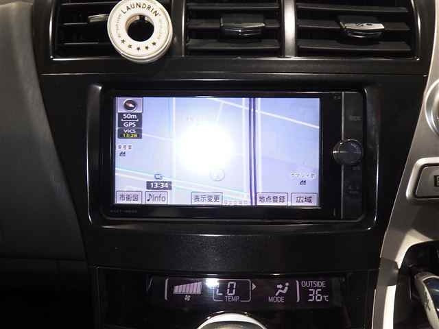 TOYOTA PRIUS ALPHA 2012