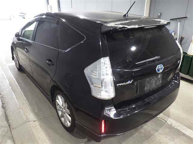 TOYOTA PRIUS ALPHA 2012