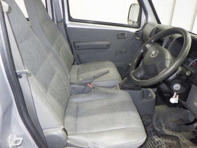 NISSAN CLIPPER VAN 2010