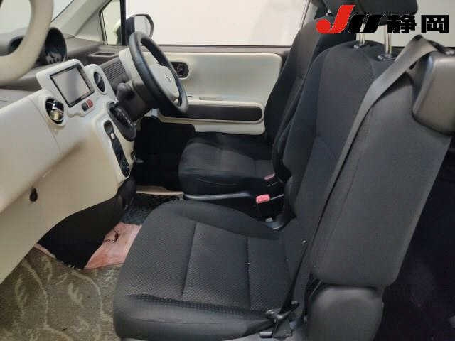 TOYOTA PORTE 2016