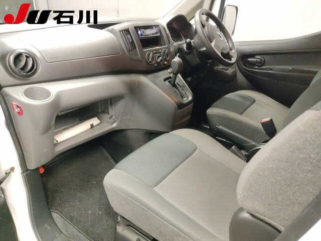 NISSAN NV200 2020