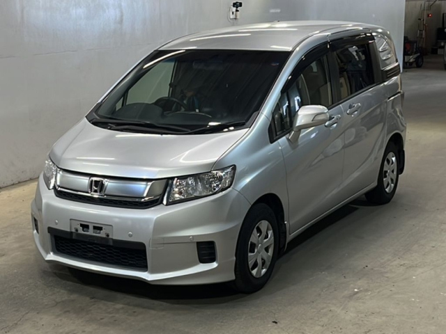 HONDA FREED 2015