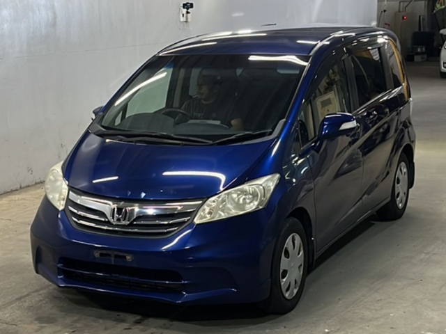 HONDA FREED 2013