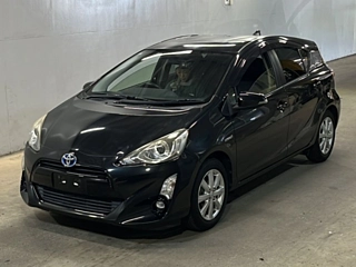TOYOTA AQUA 2015