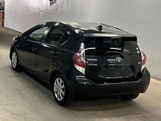 TOYOTA AQUA 2015