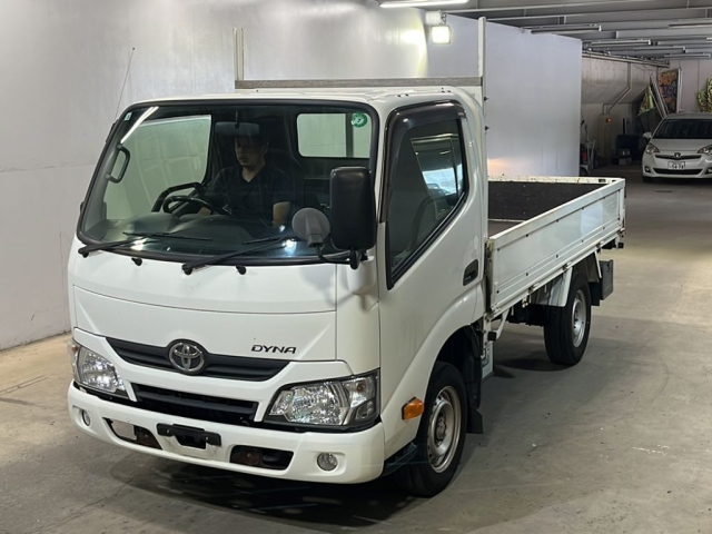 TOYOTA DYNA 2018