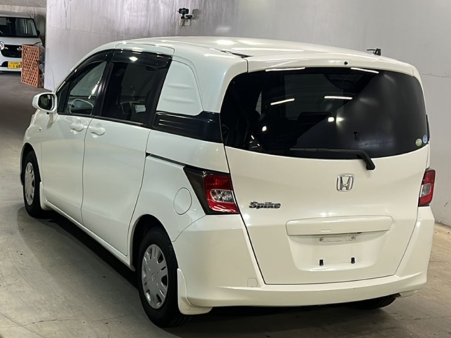 HONDA FREED 2010