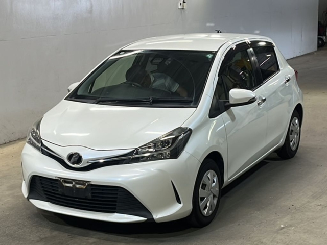 TOYOTA VITZ 2016