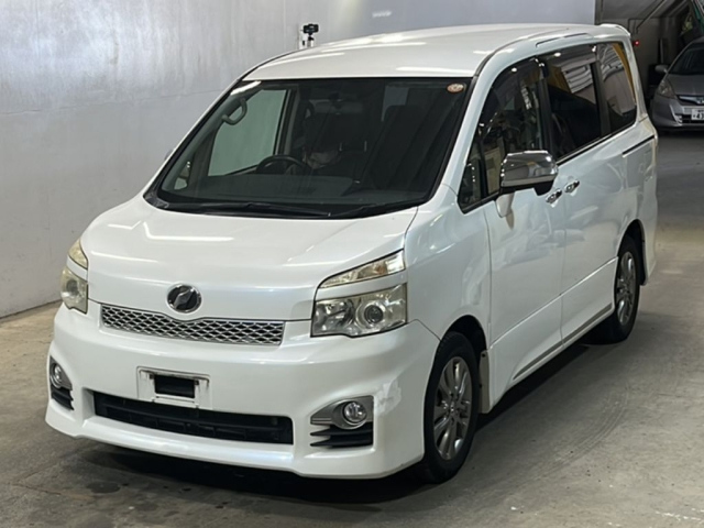 TOYOTA VOXY 2012