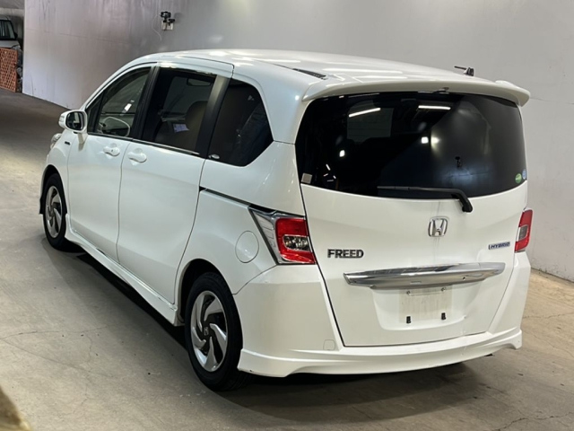 HONDA FREED 2016