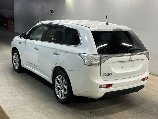 MITSUBISHI OUTLANDER PHEV 2014