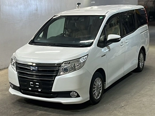 TOYOTA NOAH 2015