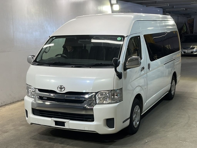 TOYOTA HIACE 2018