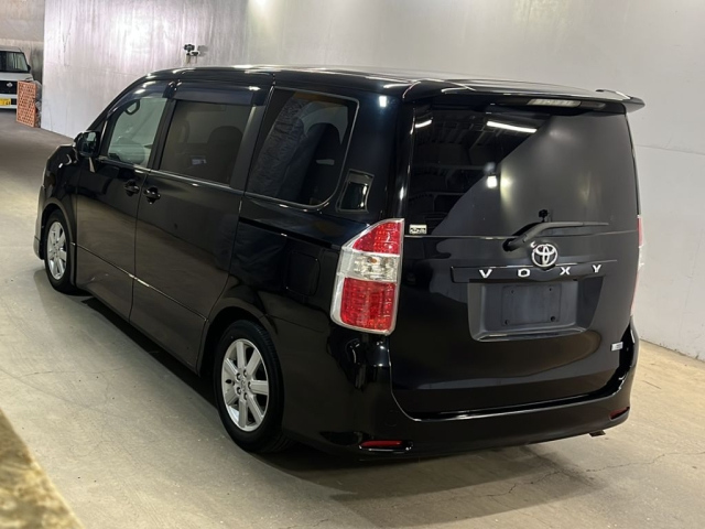 TOYOTA VOXY 2008
