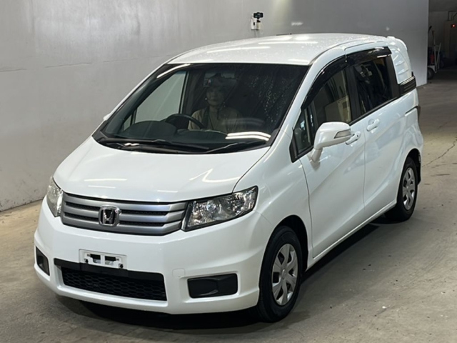 HONDA FREED 2013