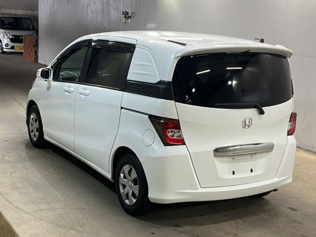 HONDA FREED 2013