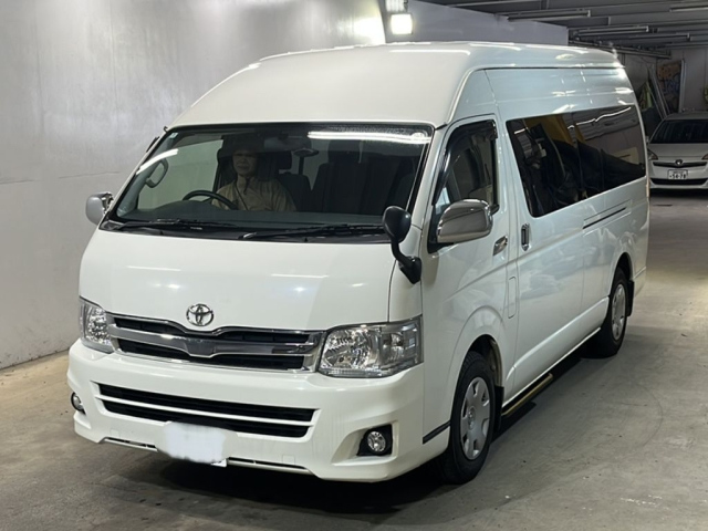 TOYOTA HIACE 2013