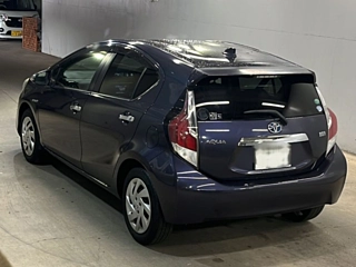 TOYOTA AQUA 2015