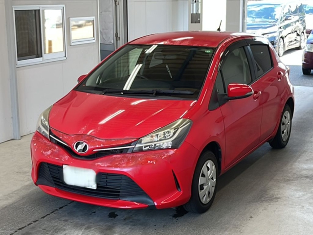 TOYOTA VITZ 2015