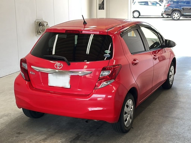 TOYOTA VITZ 2015