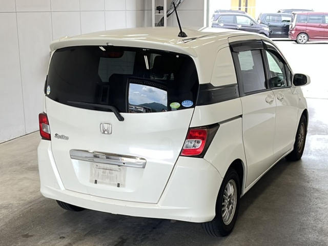 HONDA FREED 2011