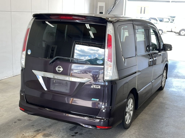 NISSAN SERENA 2011