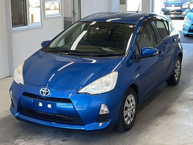 TOYOTA AQUA 2013