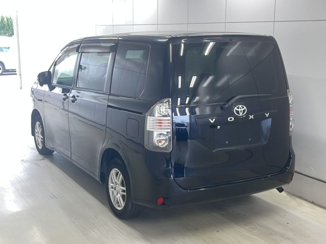 TOYOTA VOXY 2009