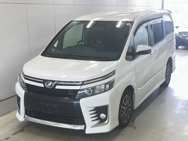 TOYOTA VOXY 2014