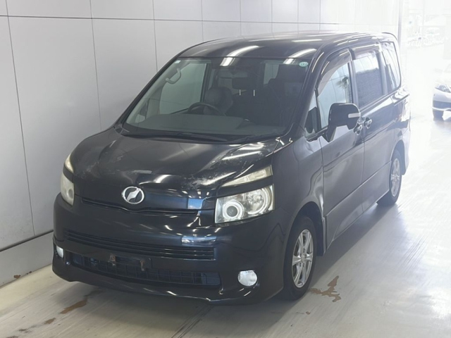 TOYOTA VOXY 2009