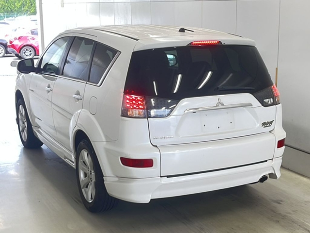 MITSUBISHI OUTLANDER 2010
