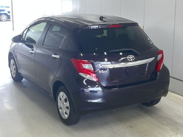 TOYOTA VITZ 2016