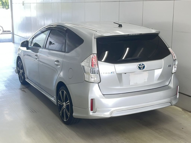 TOYOTA PRIUS ALPHA 2012