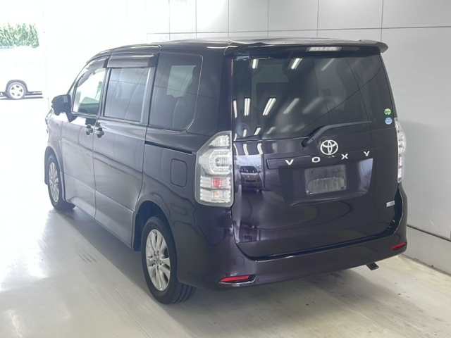 TOYOTA VOXY 2012
