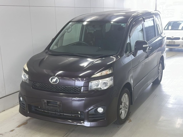 TOYOTA VOXY 2012