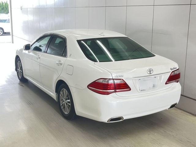 TOYOTA CROWN 2010