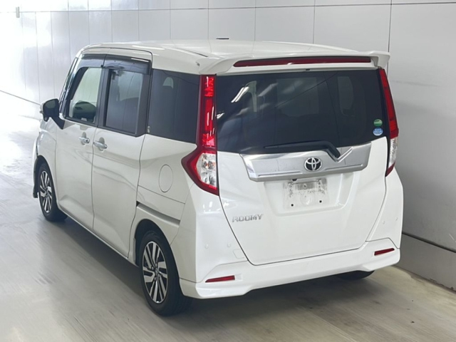 TOYOTA ROOMY 2019