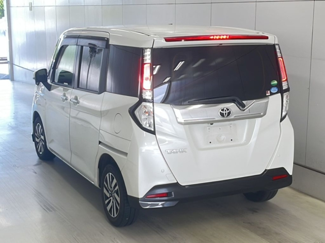 TOYOTA TANK 2018